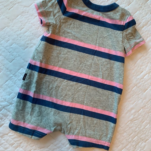 GAP Shortie Romper - Picture 2 of 6